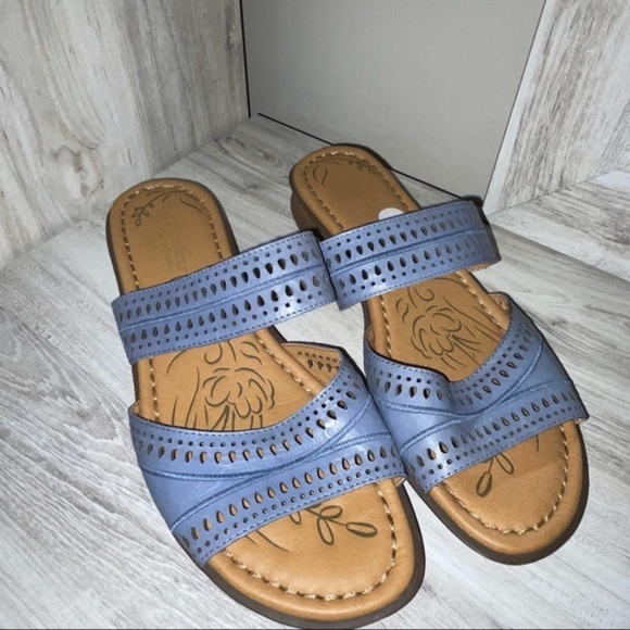 Leather Naturalizer Sandals - Picture 2 of 7